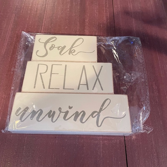 New "Soak Relax Unwind" wooden stacking blocks - Picture 1 of 4